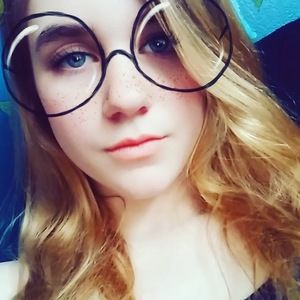 Meet your Posher, Cecilia